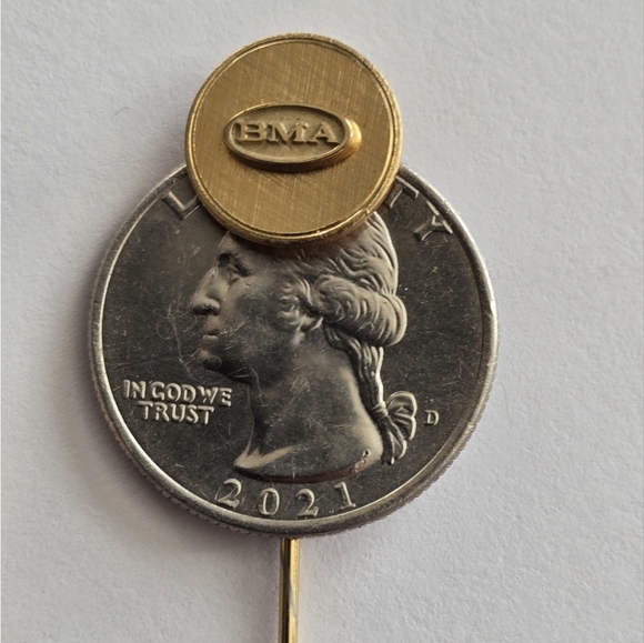 Vintage BMA stickpin gold tone stick pin tie lapel cravat round circle brooch - Picture 3 of 16